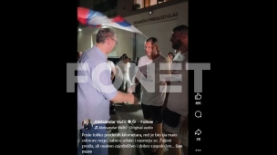 Vučić dočekao građane u Inđiji